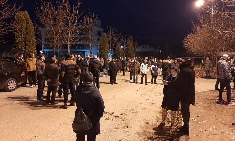Građani Bihaća blokirali ulaz u Prihvatni centar 'Bira'