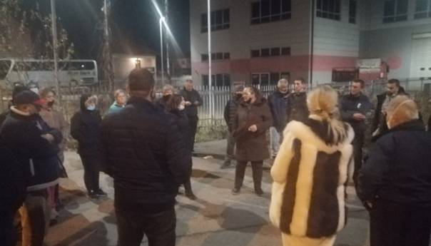 Građani Blažuja protestuju zbog problema s migrantima