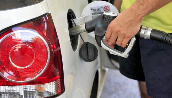 Građani Hrvatske u nevjerici: Toče gorivo u BiH, sve je jeftinije