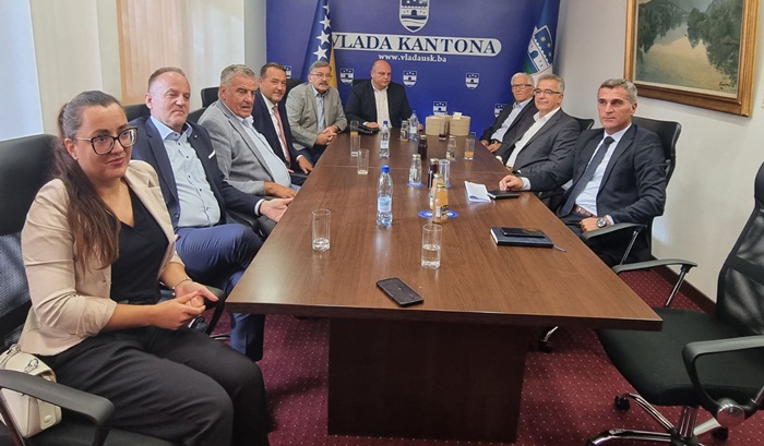 Građani i institucije USK podržali Prinicipe za izmjene Ustava BiH