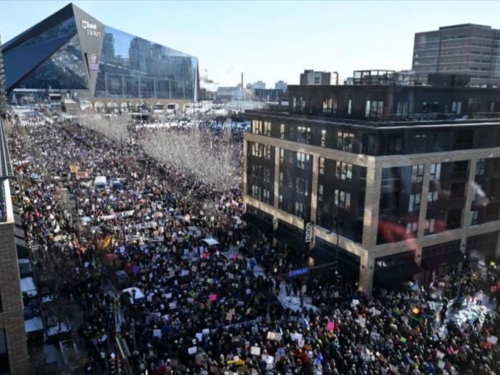 Građani protiv ICE-a: Masovni protesti nakon ubistva u Minneapolisu