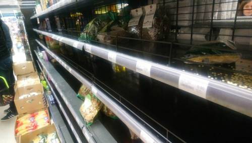 Građani Sarajeva prazne police u supermarketima