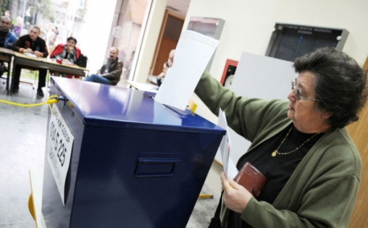 Građani Srbije danas na referendumu o promjeni Ustava