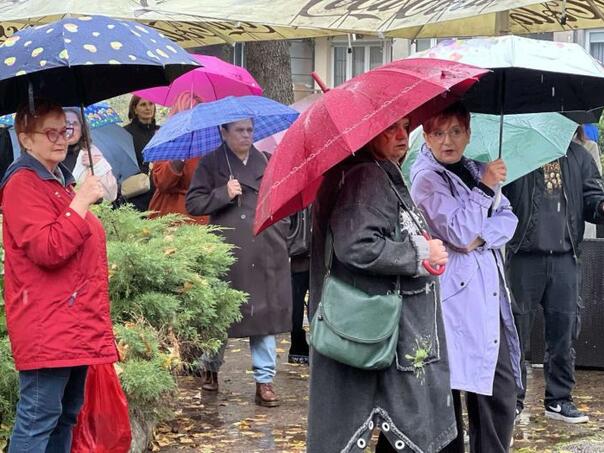 Građani Tuzle na protestu ispred MUP-a TK: Vrijeme je da kažemo DOSTA!