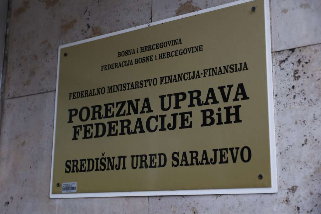 Građani za porezni dug saznaju tek nakon traženja potvrde: Zakon se ne poštuje