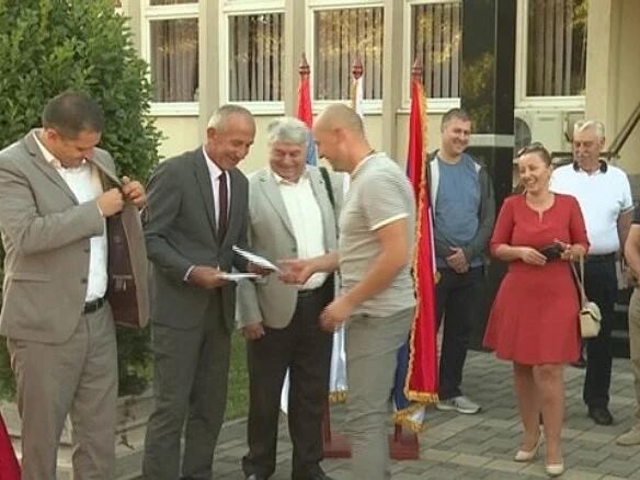Građanima Čelinca podijeljeni primjerci Dejtonskog sporazuma, planirana distribucija širom RS