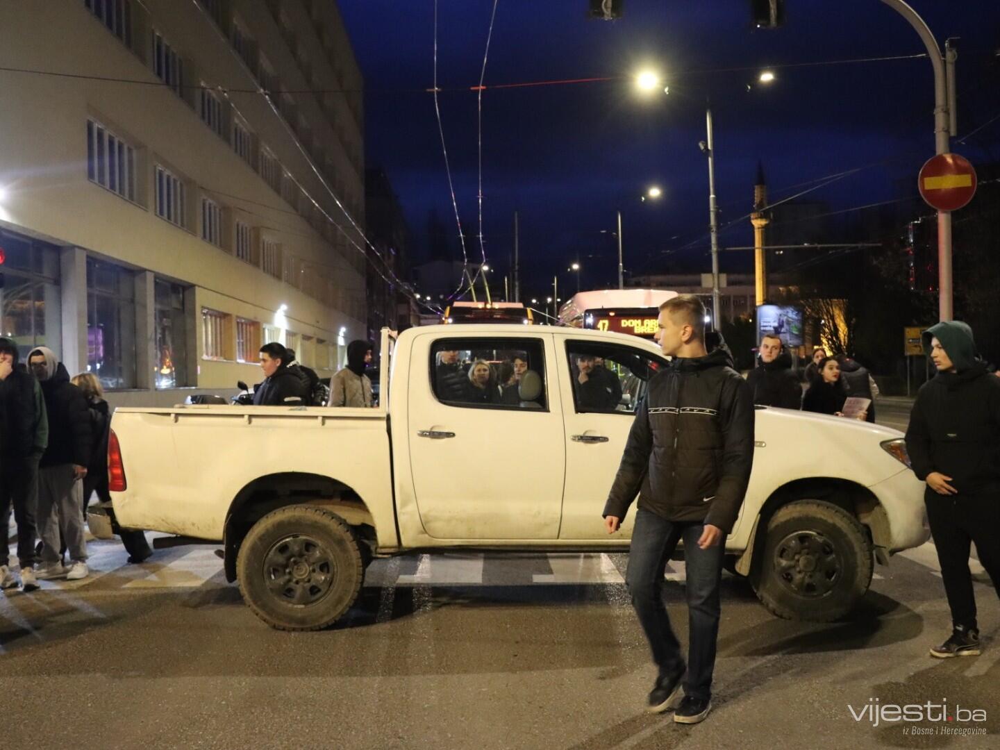 Građanin vozilom blokirao raskrsnicu u Sarajevu, policija reagovala