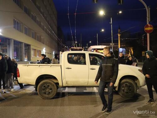 Građanin vozilom blokirao raskrsnicu u Sarajevu, policija reagovala