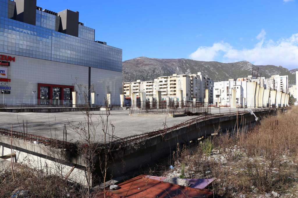 Gradnja dvorane u Mostaru neizvjesna, temeljac postavljen prije 37 godina