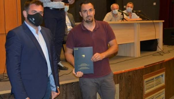Gradnja kuća za 23 povratničke i porodice u stanju potrebe u Bratuncu i Milićima