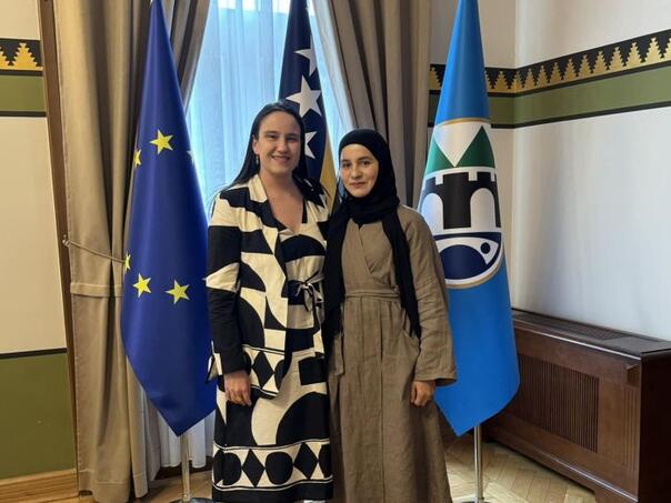 Gradonačelnica Karić ugostila Emelu Mujanović: Hidžab je ponos, a ne barijera