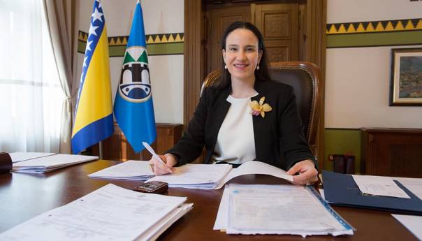 Karić odgovorila na provokacije: Borićemo se istinom!