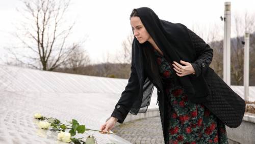 Gradonačelnica Sarajeva odala počast žrtvama genocida u Srebrenici