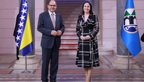 Gradonačelnica Sarajeva ugostila Christiana Schmidta