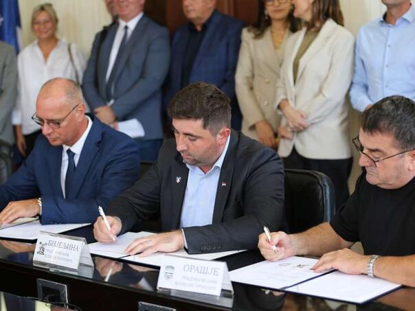 Gradonačelnici Bijeljine, Tuzle i Orašja potpisali sporazum o saradnji