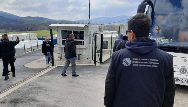 Gradonačelnik Bihaća negodovao zbog izmještanja migranata iz Mirala u Lipu