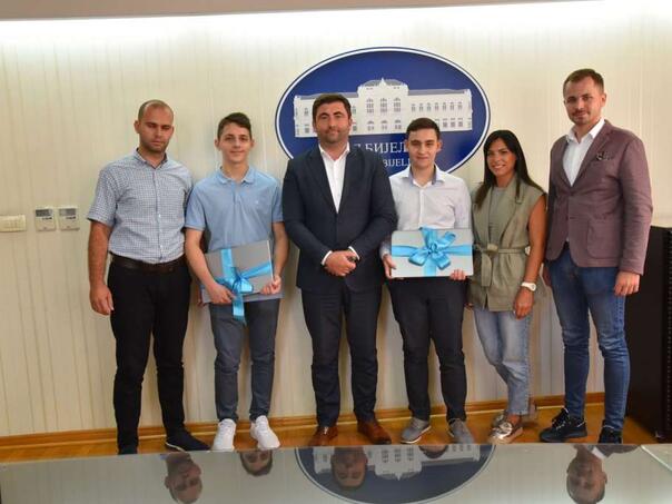 Gradonačelnik Bijeljine nagradio Muhameda i Miodraga, osvajače medalja na Olimpijadi