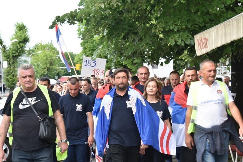 Gradonačelnik Bijeljine pješke stigao u Banju Luku: Nenarodni režim mora pasti