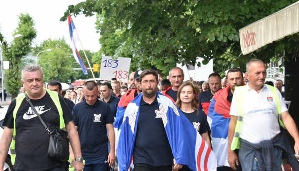 Gradonačelnik Bijeljine pješke stigao u Banju Luku: Nenarodni režim mora pasti