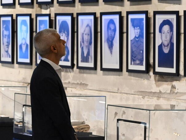 Gradonačelnik Londona: Sjećanje na Srebrenicu živi u snazi preživjelih ...