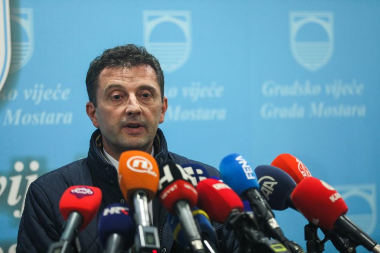 Gradonačelnik Mostara odlučio povećati plaću sebi i saradnicima
