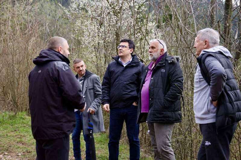 Gradonačelnik Sarajeva obišao klizište na lokalitetu Curine njive: Alarmantna situacija