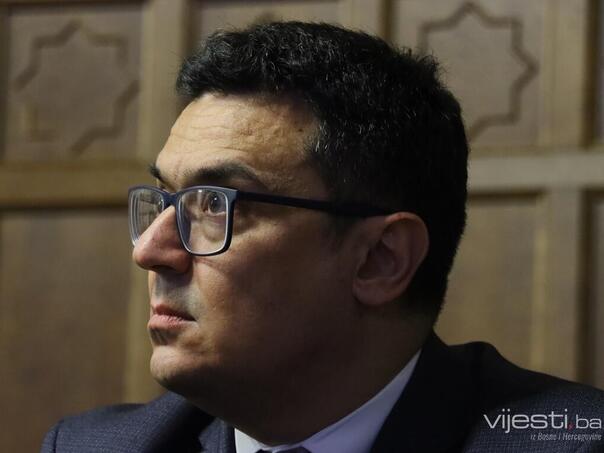 Gradonačelnik Sarajeva razgovarao s nadbiskupom Vukšićem o nemilom događaju u crkvi sv. Vinka