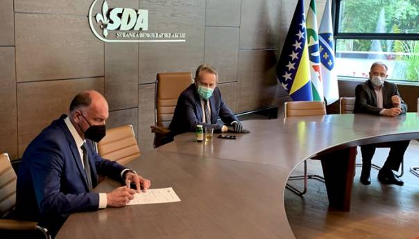 Gradonačelnik Živinica Samir Kamenjaković pristupio SDA