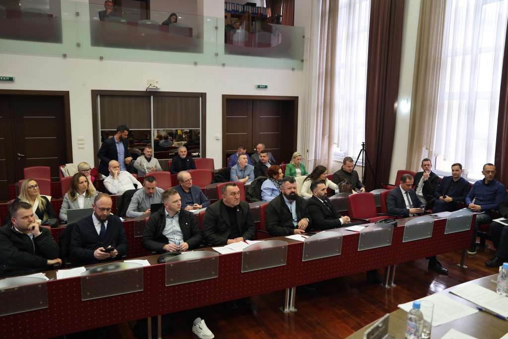 Gradsko vijeće Bihaća izdvaja 100.000 KM za stipendije