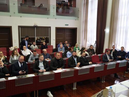 Gradsko vijeće Bihaća izdvaja 100.000 KM za stipendije