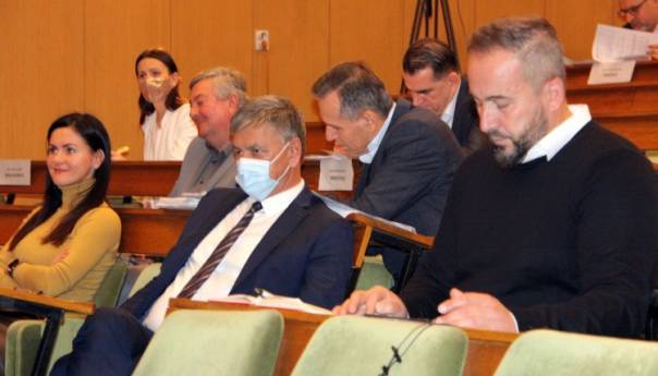 Gradsko vijeće odbilo zahtjev, ali Kasumović najavio da će potpisati odluku o poskupljenju vode