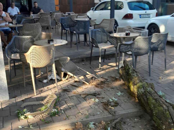 Grana pala na stolicu u ugostiteljskom objektu u Sanskom Mostu