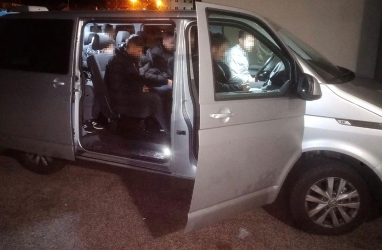 Granična policija uhapsila državljane Turske zbog krijumčarenja osam stranaca