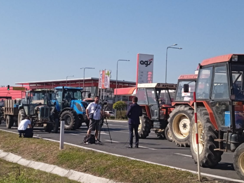 Granični prijelaz u Orašju i dalje ostaje blokiran
