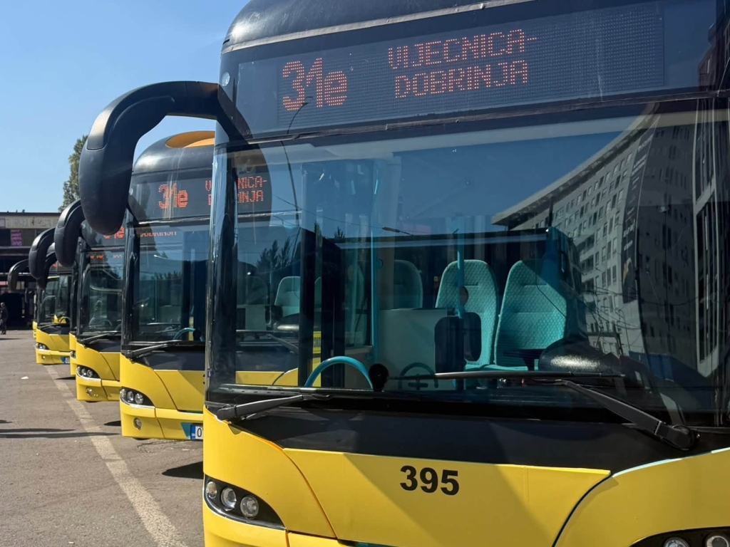GRAS ima pet novih autobusa, počeli saobraćati na liniji Vijećnica - Dobrinja