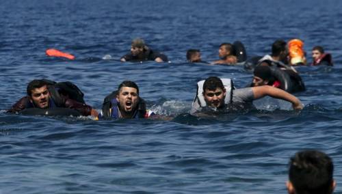 Grčka će u moru postaviti plutajuću barijeru da suzbije priliv migranata