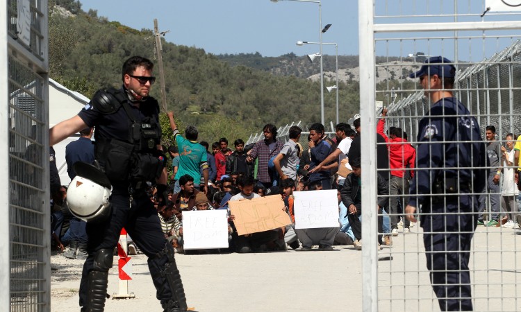Grčka pozvala EU da zajednički upravljaju izbjegličkim logorima