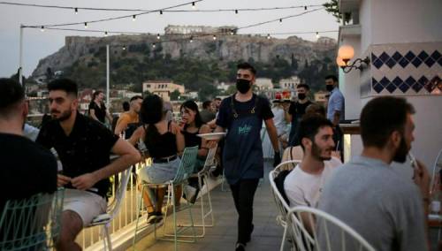 Grčka uvodi nova ograničenja za nevakcinisane osobe