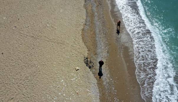 Grčka zabranila plivanje u moru i rekreativne vodene sportove