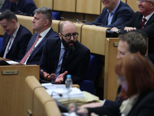 Greška pri glasanju izazvala haos u Predstavničkom domu FBiH