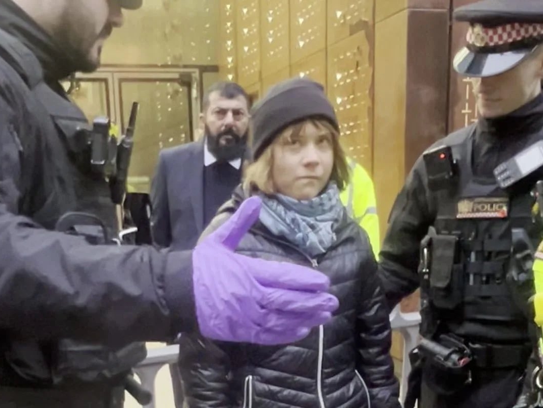 Greta Thunberg puštena nakon hapšenja na propalestinskom protestu u Londonu