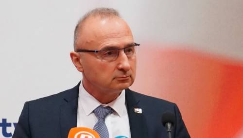 Grlić Radman: BiH da preseli migrante na istočnu granicu