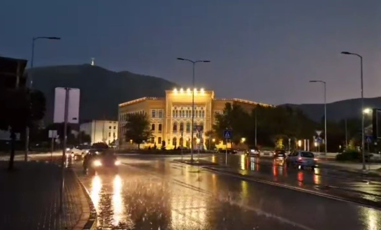 Grmljavina i pljuskovi izazvali brojne probleme Mostarcima