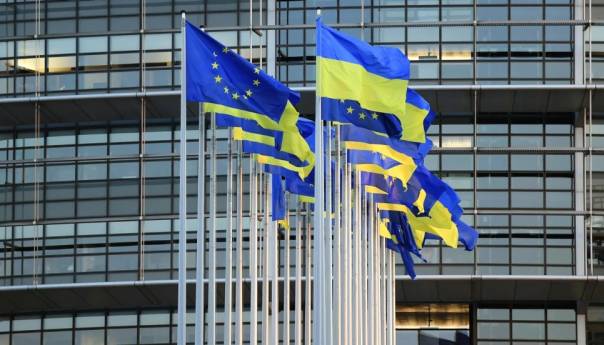 Grupa liberala traži obustavu pregovora EU sa Srbijom