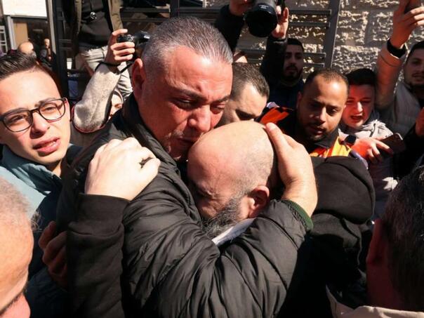 Ponovo rođeni: Grupa oslobođenih palestinskih zatvorenika stigla u Ramallah