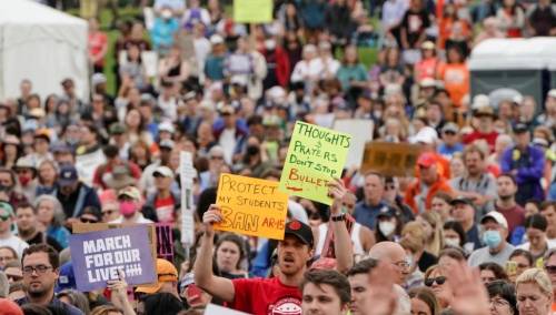 Grupa senatora predložila korake za suzbijanje oružanog nasilja u SAD