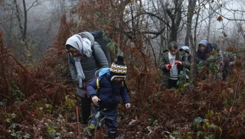 Guardian: Policija RH optužena za seksualni napad na migrantkinju