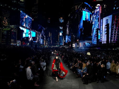 Gucci preuzeo Times Square za svoju drugu modnu reviju