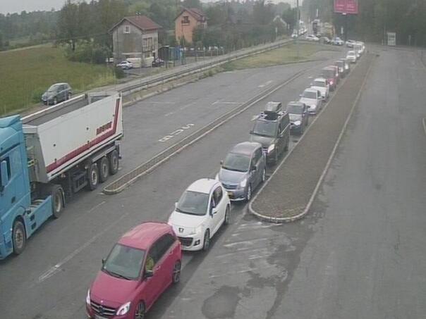 Gužve na granici već od jutra: Očekuju se kolone i duža zadržavanja