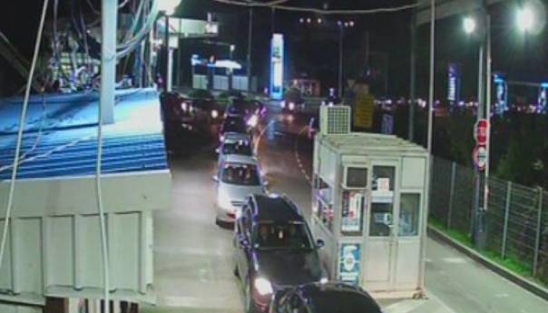 Gužve na graničnim prijelazima Izačić, V. Kladuša, Šepak i B. Gradiška